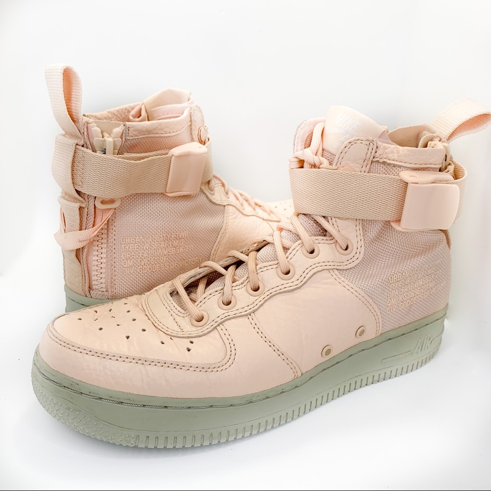 NIKE AIR FORCE 1 URBAN UTILITY SIZE 7.5